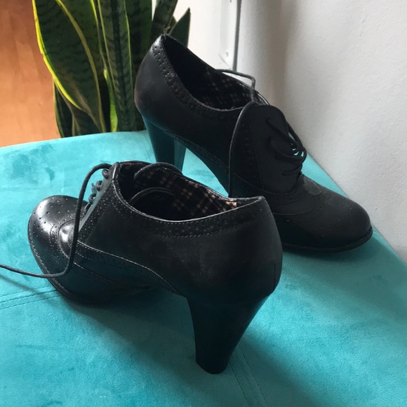 American Eagle bootie heels - Picture 2 of 5